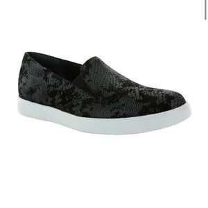 Munro | Lulu sneakers in black snake print